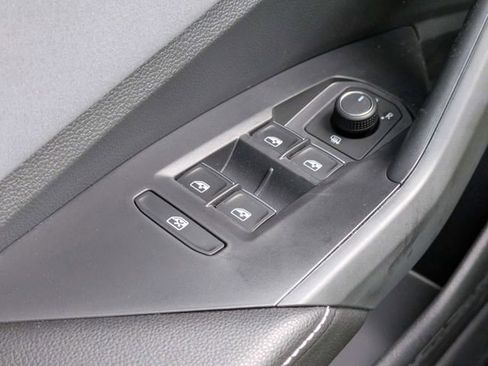 New 2026 Volkswagen Jetta SE FWD image 25