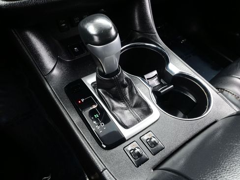 Used 2017 Toyota Highlander XLE image 22