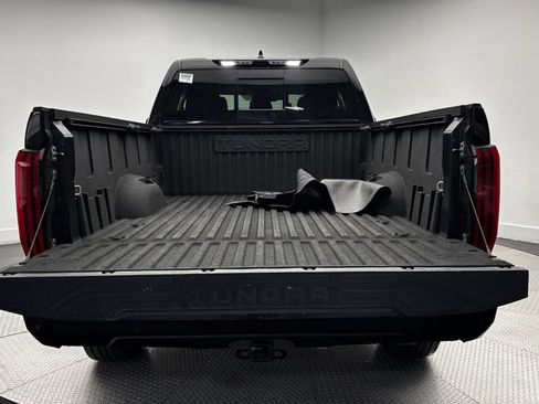 Used 2022 Toyota Tundra SR5 w/ SR5 Convenience Package AWD/4WD image 35