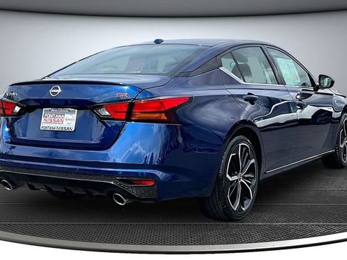 Certified 2023 Nissan Altima 2.5 SR FWD image 6