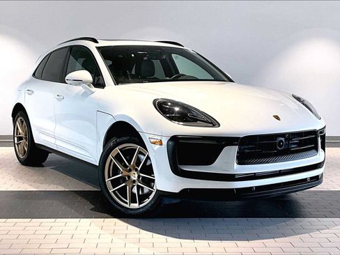Used 2026 Porsche Macan AWD/4WD image 12