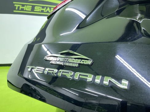 Used 2024 GMC Terrain SLE image 14