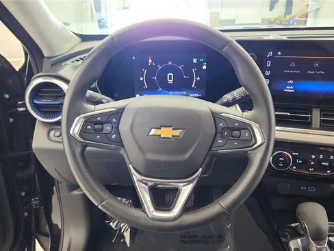 Used 2024 Chevrolet Trax LT w/ Driver Confidence Package FWD image 24