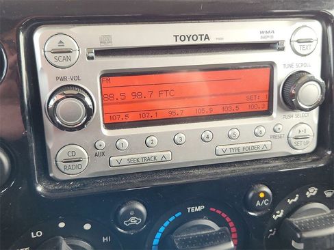 Used 2012 Toyota FJ Cruiser 4WD image 13