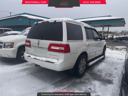 Used 2012 Lincoln Navigator 4WD image 4