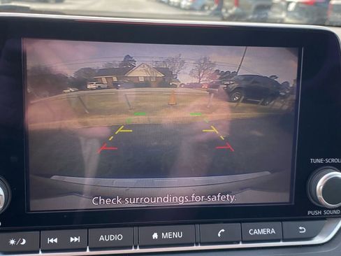 Used 2023 Nissan Rogue SV image 29