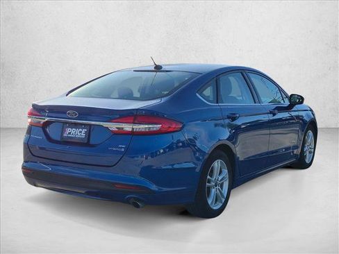 Used 2018 Ford Fusion SE FWD image 5
