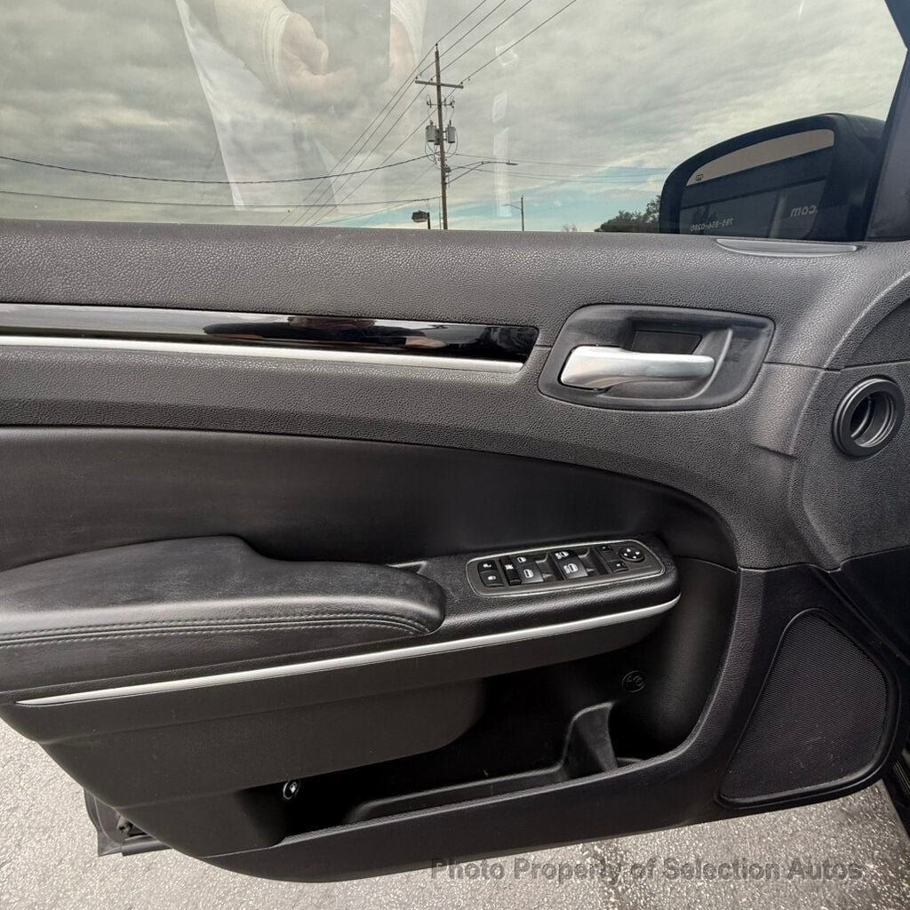 Used 2023 Chrysler 300 Touring w/ Sport Appearance Package RWD image 20