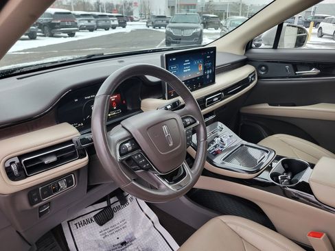 Used 2021 Lincoln Nautilus Reserve image 17