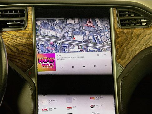 Used 2018 Tesla Model X 100D AWD/4WD image 19