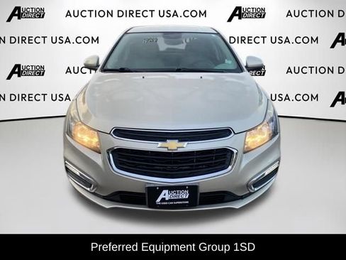 Used 2015 Chevrolet Cruze LT w/ Technology Package FWD image 2