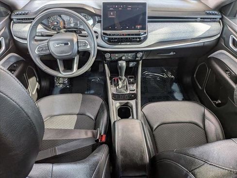 Used 2024 Jeep Compass Latitude image 18