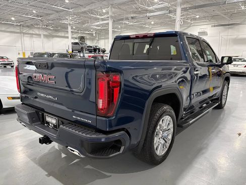 Used 2023 GMC Sierra 1500 Denali w/ Technology Package AWD/4WD image 7