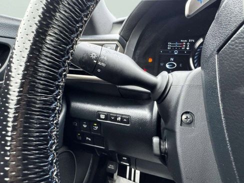 Used 2017 Lexus RC F image 32