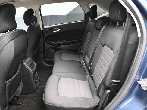 Used 2018 Ford Edge SE image 9