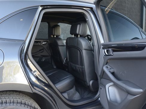 Certified 2026 Porsche Macan image 30