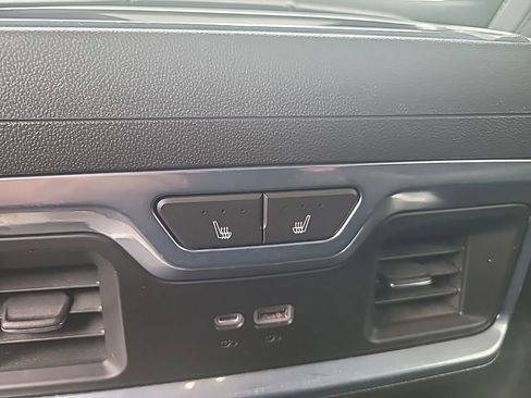 Certified 2022 Chevrolet Silverado 1500 LTZ w/ LTZ Convenience Package II image 19