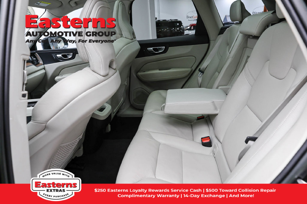 Used 2022 Volvo XC60 B5 Momentum w/ Climate Package AWD/4WD image 22