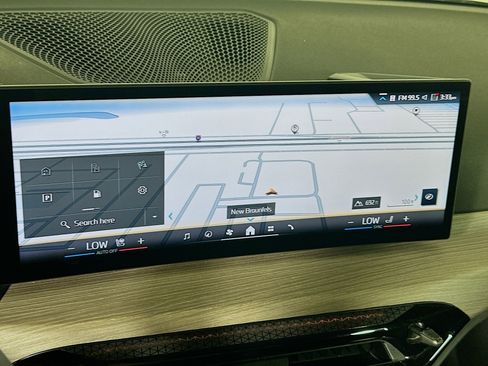 Used 2025 BMW 330i Sedan image 21