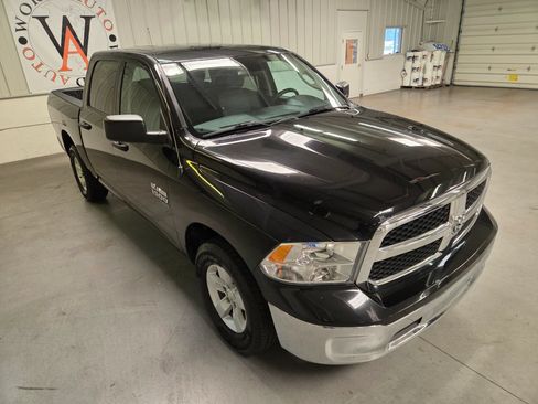 Used 2022 RAM 1500 Classic SLT RWD image 11