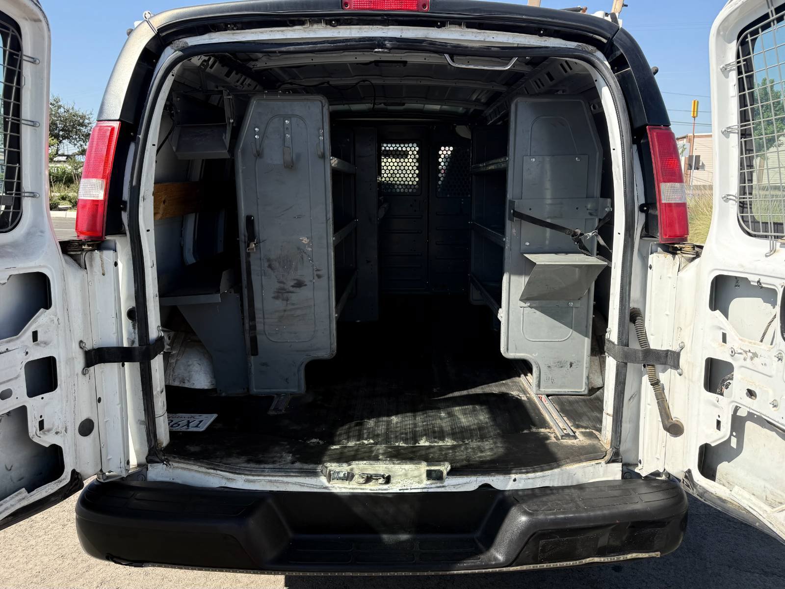 Used 2016 Chevrolet Express 2500 RWD image 13