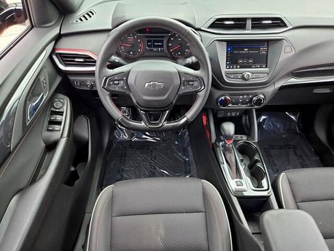 Used 2022 Chevrolet TrailBlazer RS FWD image 12