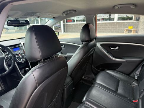 Used 2013 Hyundai Elantra GT w/ Touch & Go Pkg FWD image 10