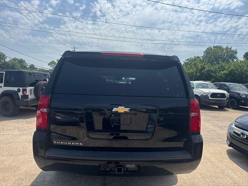 Used 2018 Chevrolet Suburban LT RWD image 6