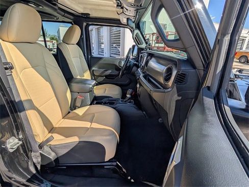 Used 2018 Jeep Wrangler Unlimited Sport S image 13