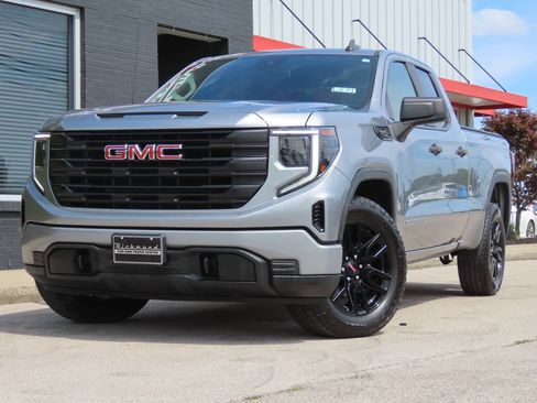 Used 2023 GMC Sierra 1500 Pro w/ Graphite Edition AWD/4WD image 8