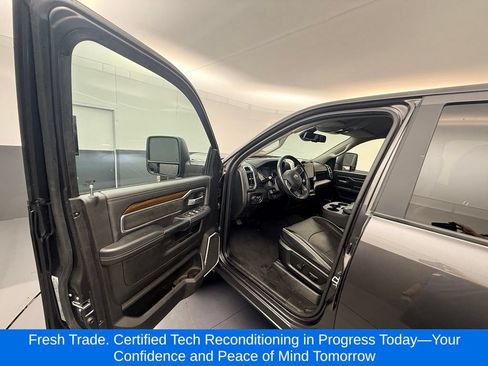 Used 2024 RAM 2500 Laramie AWD/4WD image 3