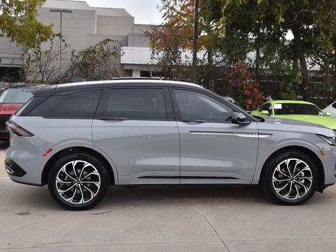 New 2026 Lincoln Nautilus Reserve image 5