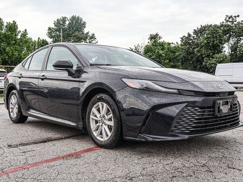 Used 2025 Toyota Camry LE FWD image 1