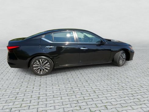 Certified 2023 Nissan Altima 2.5 SV FWD image 2