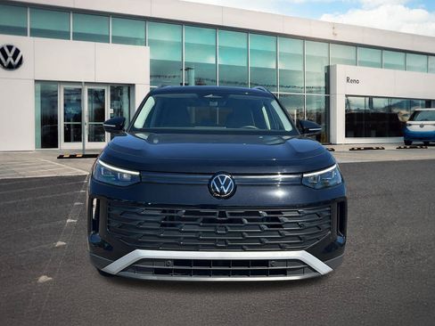 Certified 2026 Volkswagen Tiguan SE w/ Panoramic Sunroof Package AWD/4WD image 2