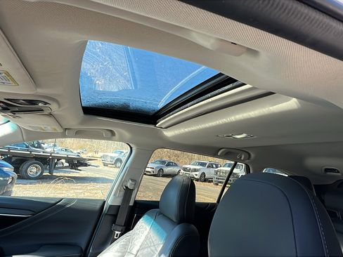 Used 2022 Subaru Outback Limited image 18