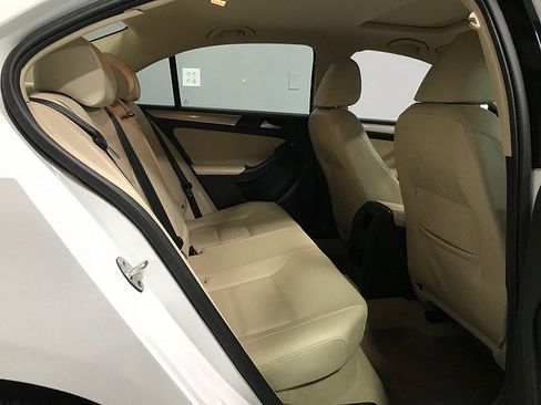 Used 2015 Volkswagen Jetta SE image 19