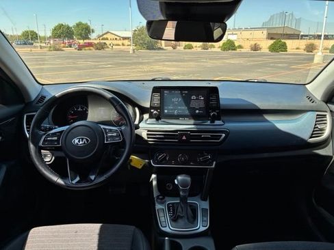 Used 2021 Kia Seltos S FWD image 13