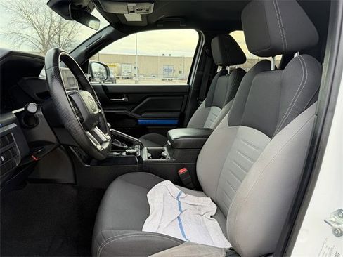 Used 2024 Toyota Tacoma TRD Sport image 32