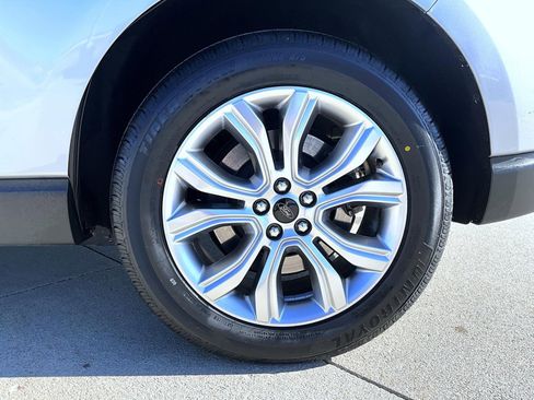 Used 2024 Ford Edge Titanium image 24