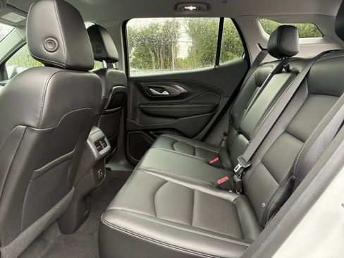 Used 2024 GMC Terrain SLT AWD/4WD image 29