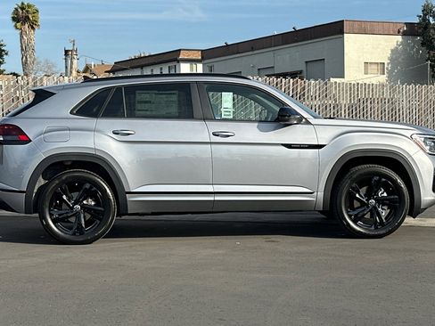 New 2025 Volkswagen Atlas Cross Sport SEL R-Line image 4