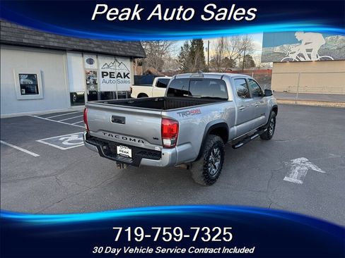 Used 2017 Toyota Tacoma TRD Off-Road image 7