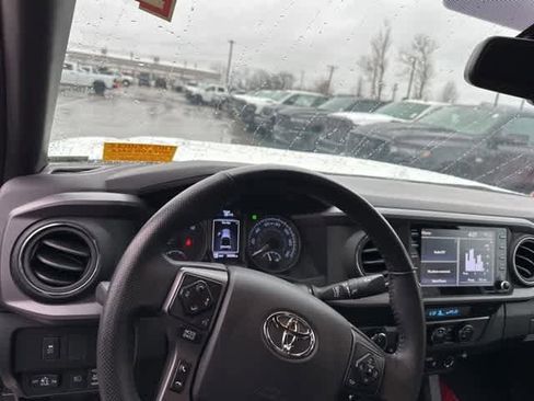 Used 2023 Toyota Tacoma TRD Off-Road image 6