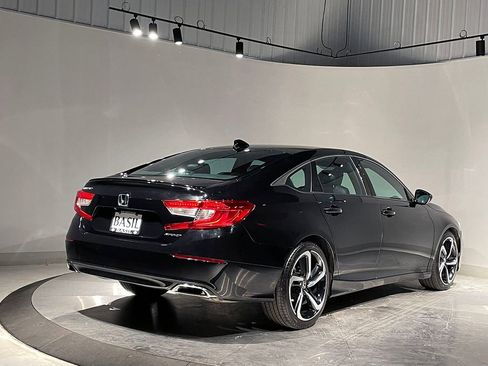 Used 2018 Honda Accord Sport image 11