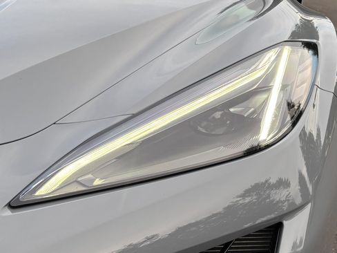 Used 2025 Chevrolet Corvette E-Ray AWD/4WD image 43