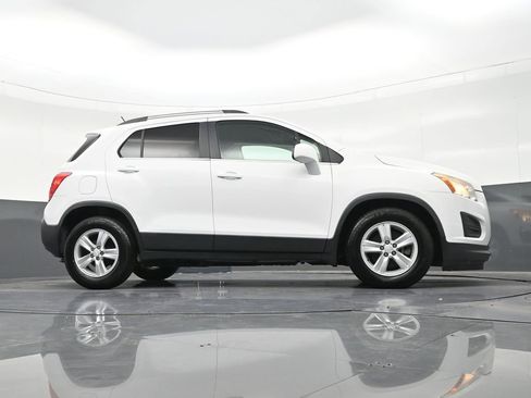 Used 2016 Chevrolet Trax LT FWD image 30