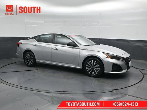 Used 2024 Nissan Altima 2.5 SV AWD/4WD image 1