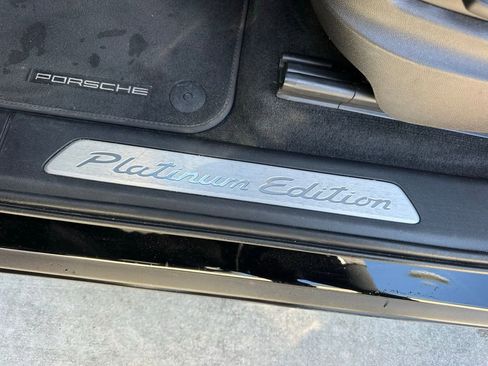 Used 2022 Porsche Cayenne Platinum Edition image 22