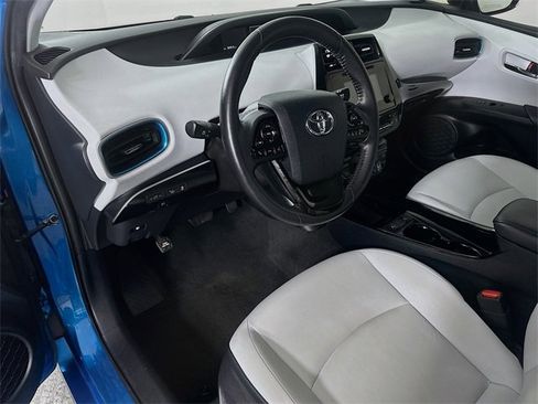 Used 2019 Toyota Prius XLE image 19